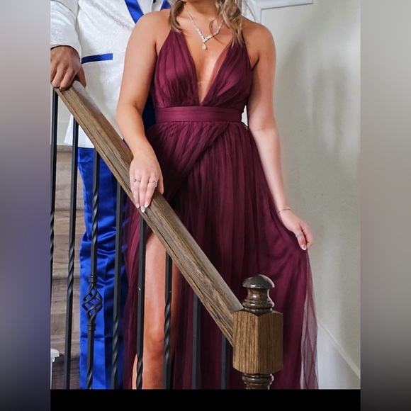 Selling prom dress - Picture 3 of 3